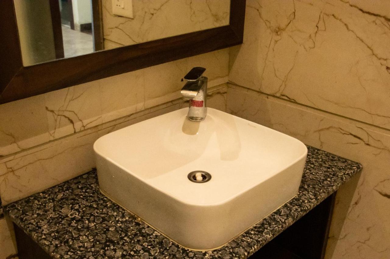Sourav Park Inn Agra  Zewnętrze zdjęcie