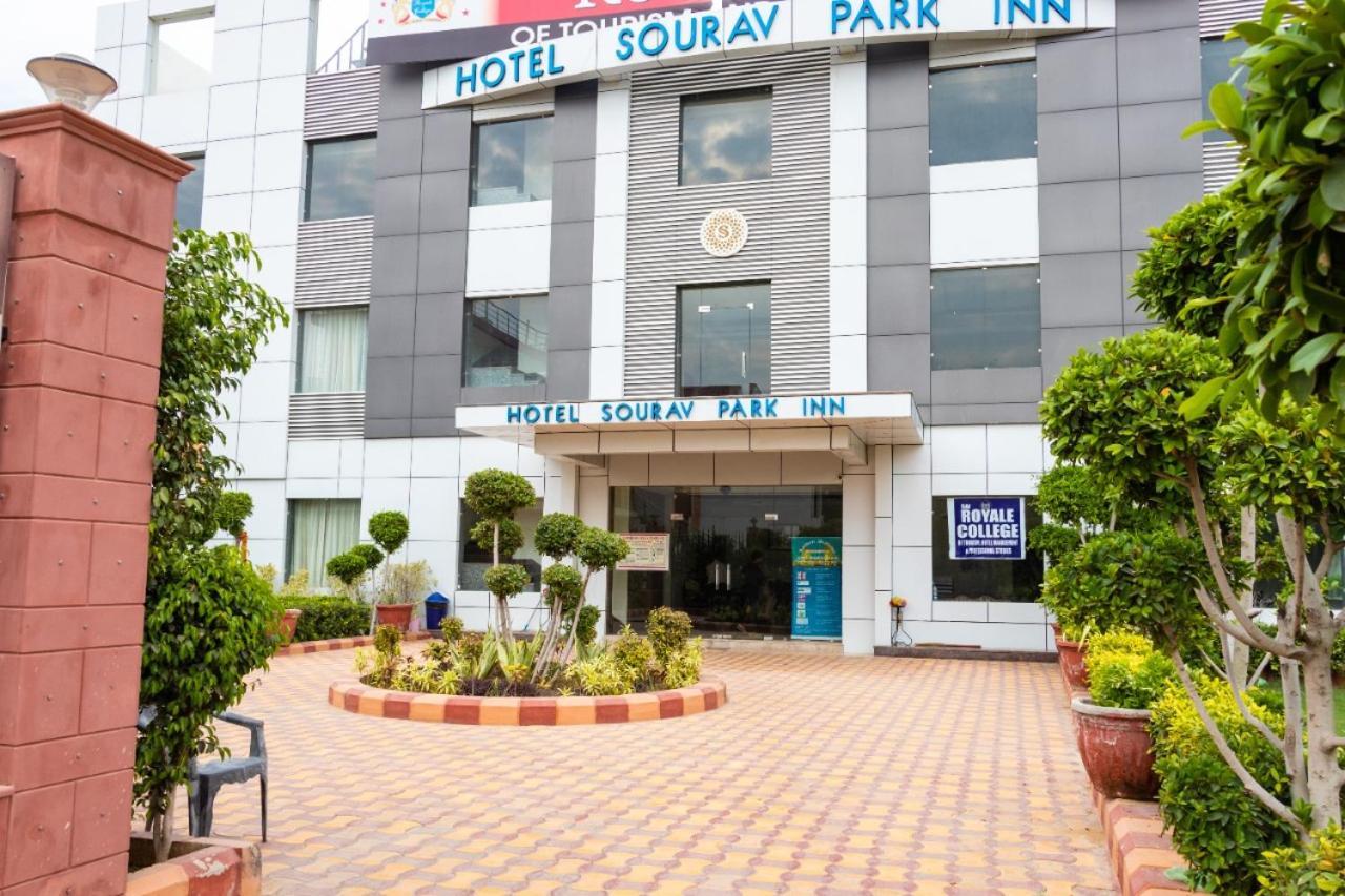 Sourav Park Inn Agra  Zewnętrze zdjęcie