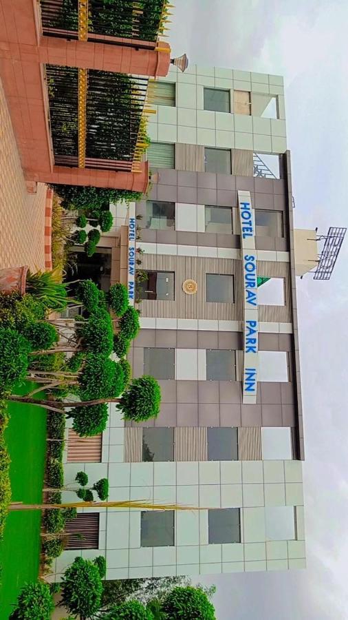 Sourav Park Inn Agra  Zewnętrze zdjęcie