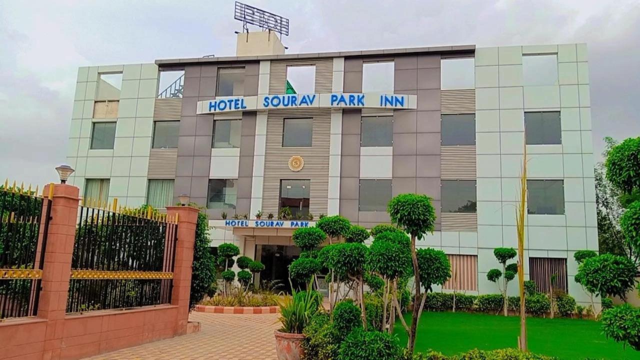Sourav Park Inn Agra  Zewnętrze zdjęcie